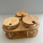 Conjunto porta temperos com 3 potes de vidro e suporte de bambu - imagem 1