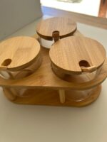 Conjunto porta temperos com 3 potes de vidro e suporte de bambu - imagem 2